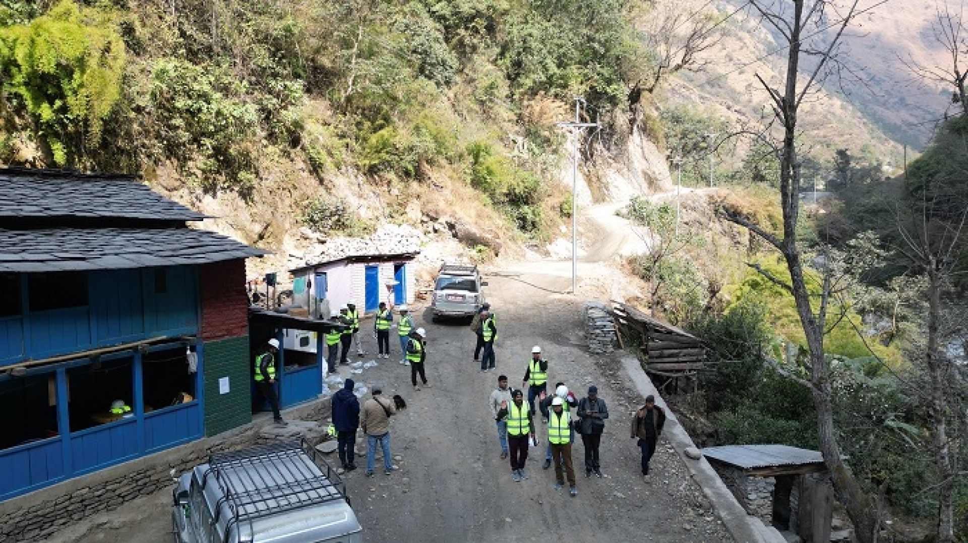 ‘जलविद्युत् आयोजनाले पुर्यायो विकट गाउँमा सडक, ढुवानीमा महँगो शुल्क तिर्नुपर्ने समस्या हट्यो’ 